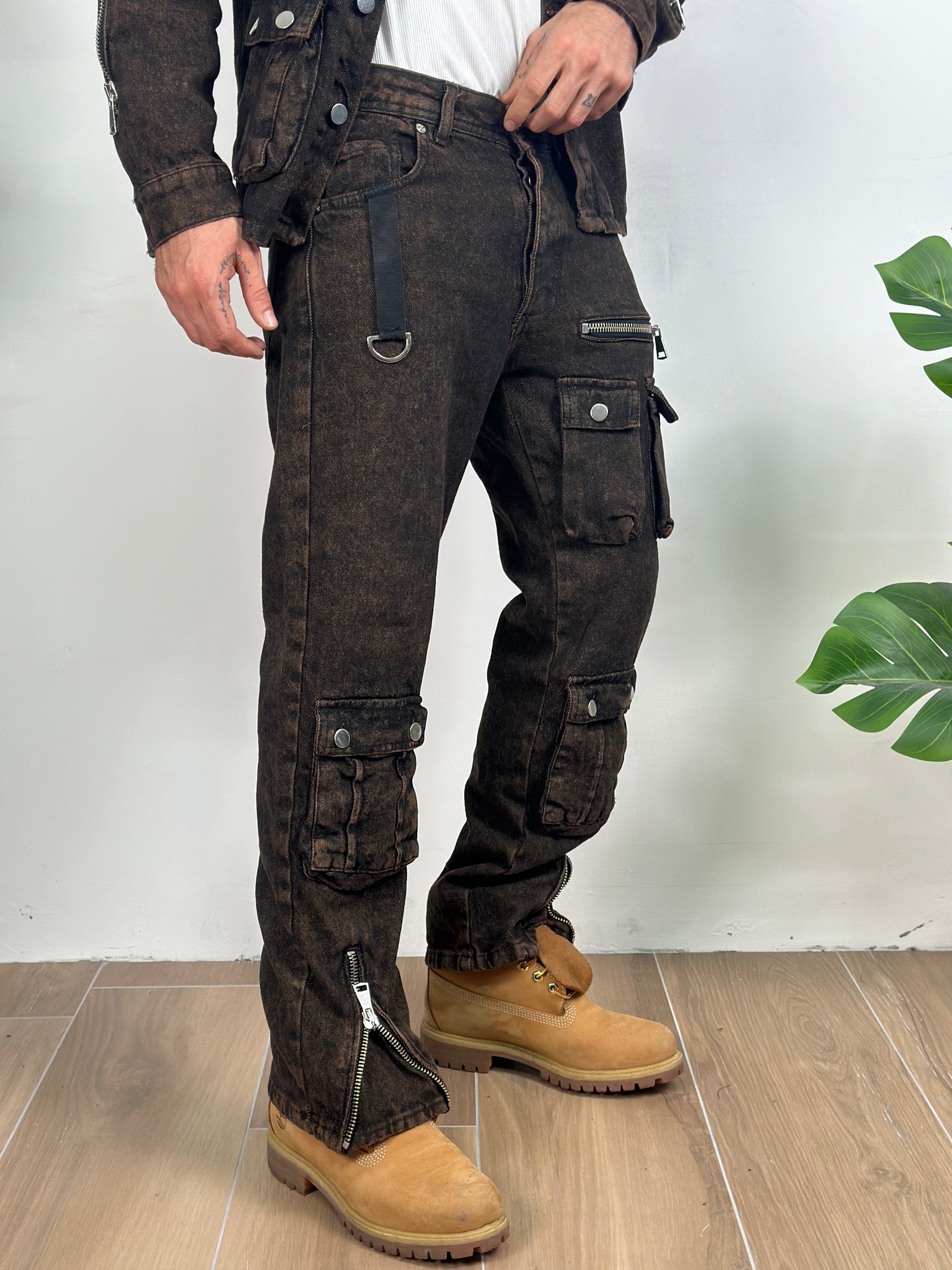 Brown pocket coordinate set