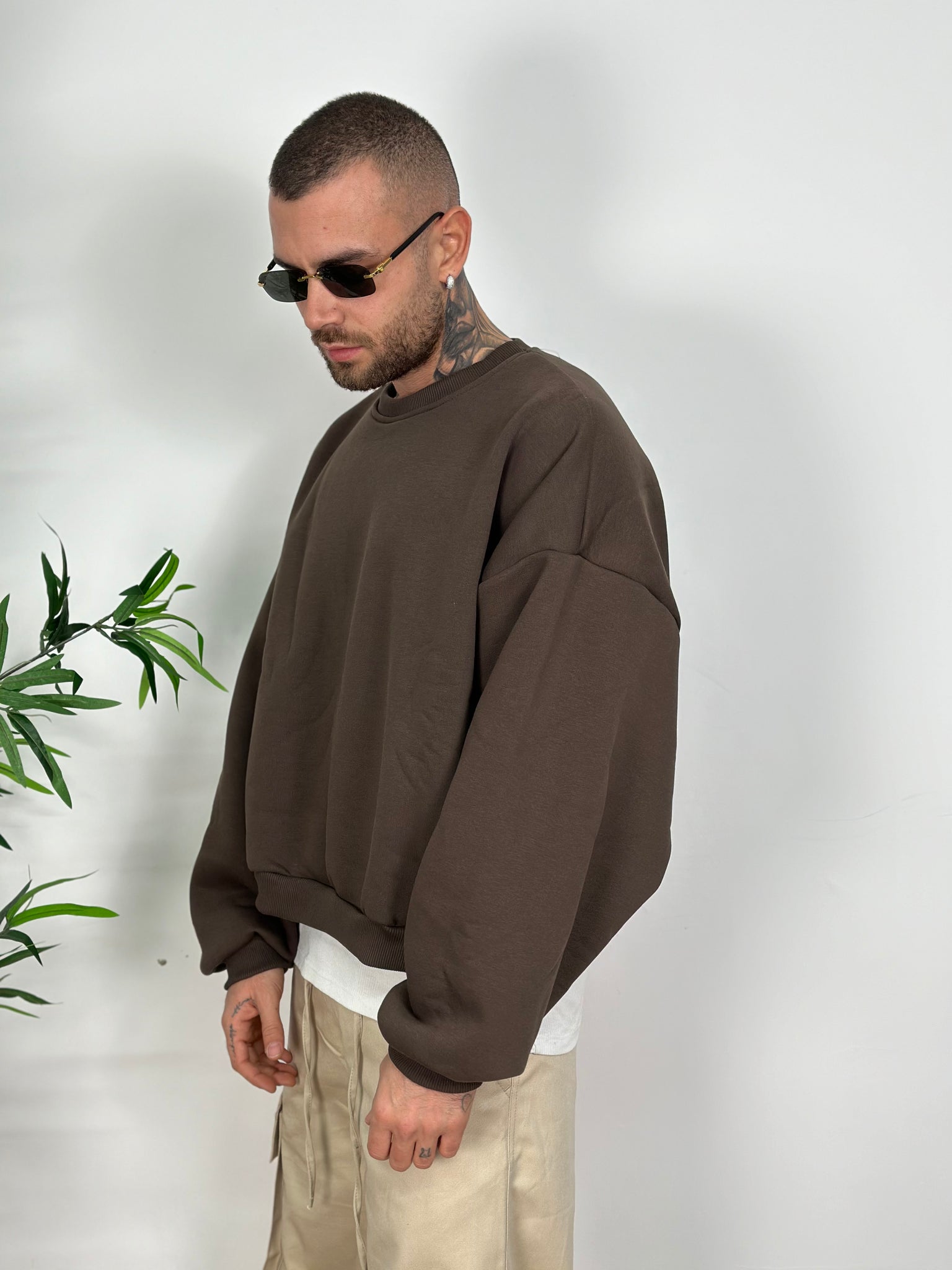 New boxy CREWNECK