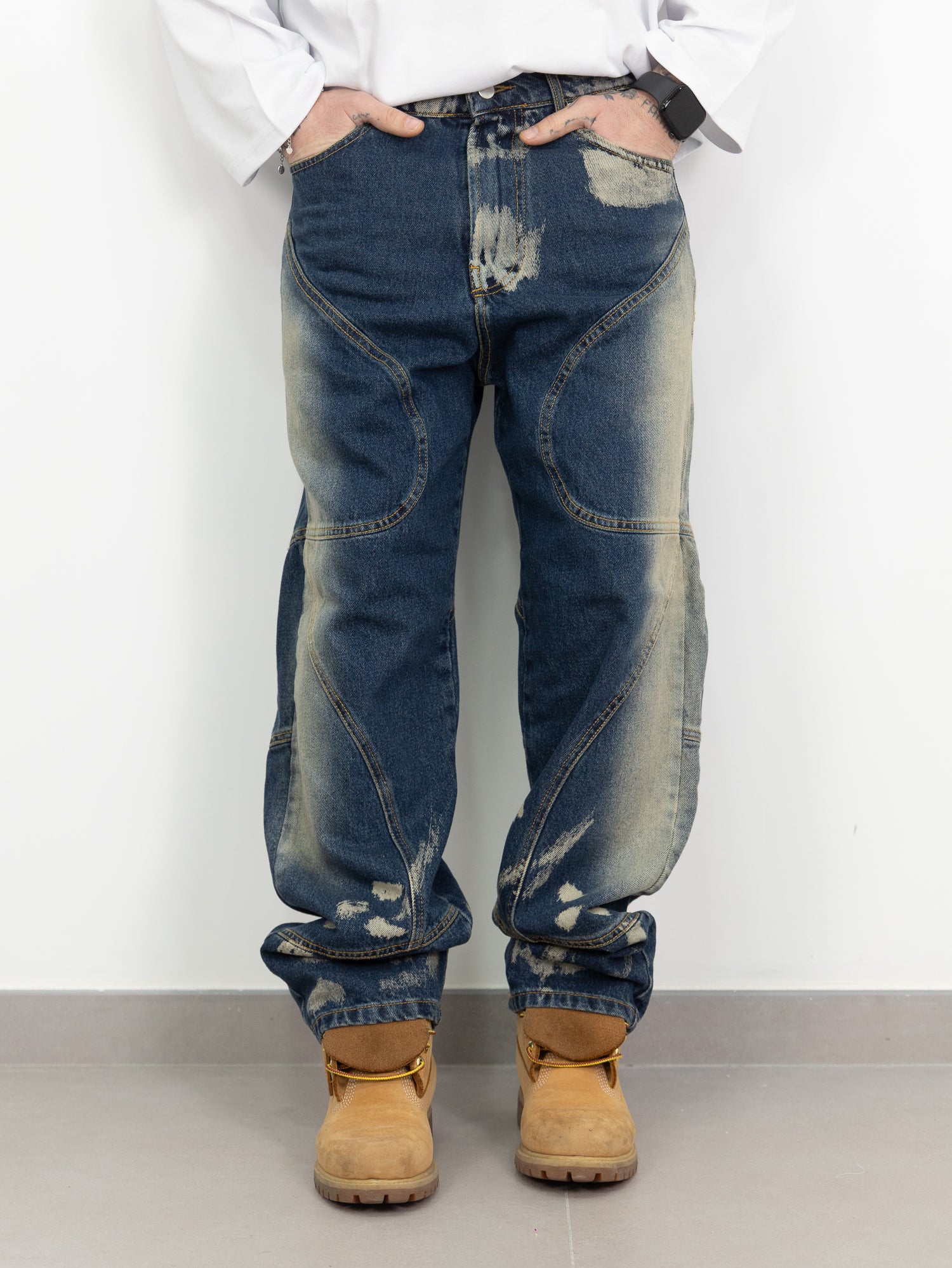 Baggy with-cuts